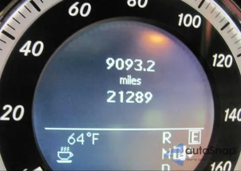 2011 Mercedes-Benz E350 4M Awd z USA, uszkodzony, nr VIN WDDHF8HB9BA306218